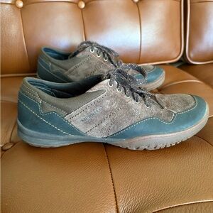 Merrell Women's Brown and Black Sneakers